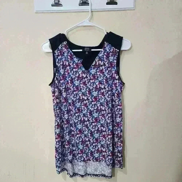 705. Jones new york floral color block short sleeve medium top - Picture 2 of 5
